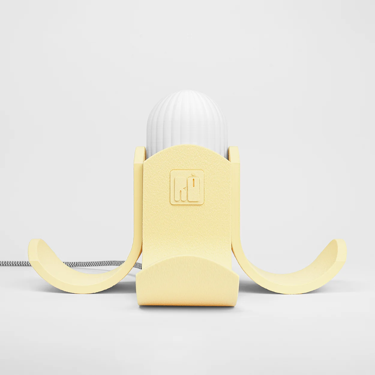 luminaria-banana-romulo-temigue-frente