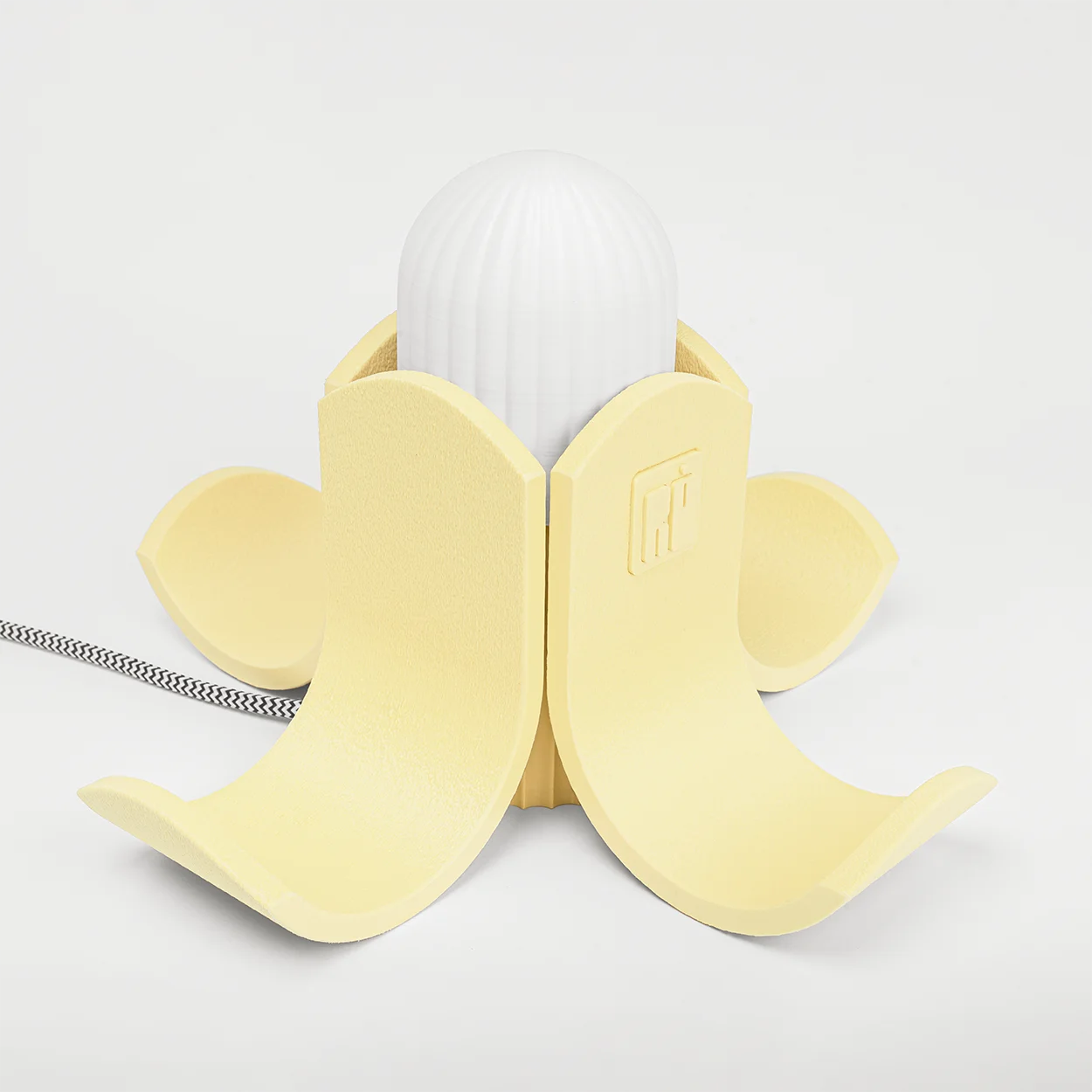 luminaria-banana-romulo-temigue-perspectiva