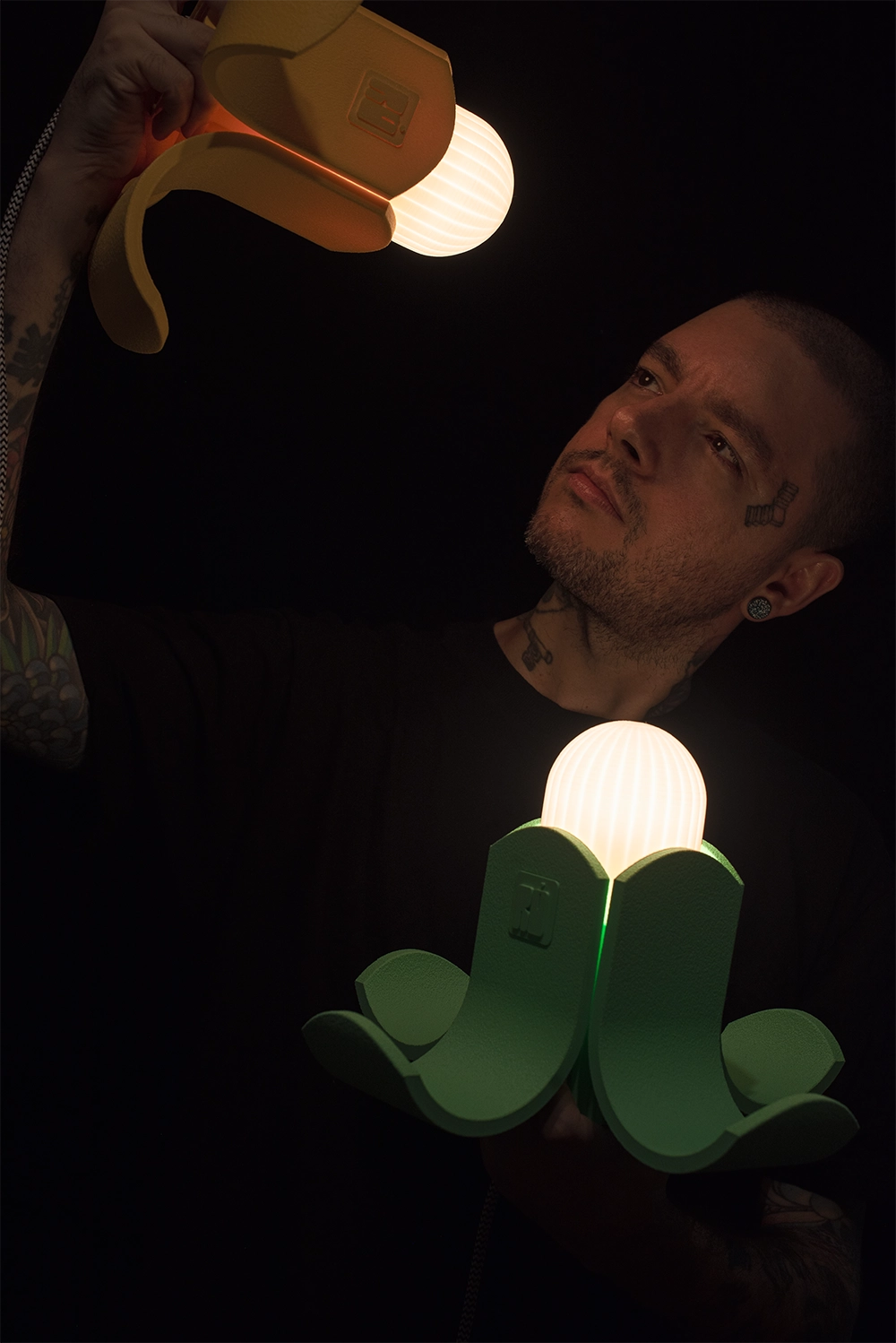 romulo temigue com sua peça banana